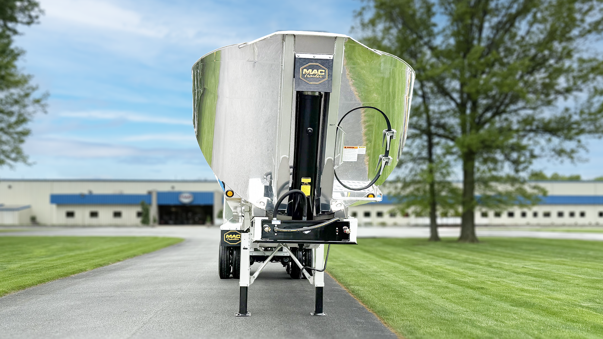 Aluminum Half Round Dump Trailer with Optional Bulkhead Man Door