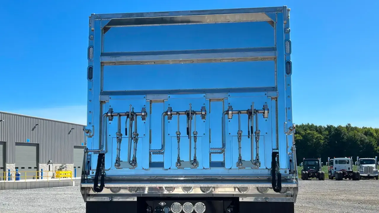 straight_truck_control_flow_coal_doors